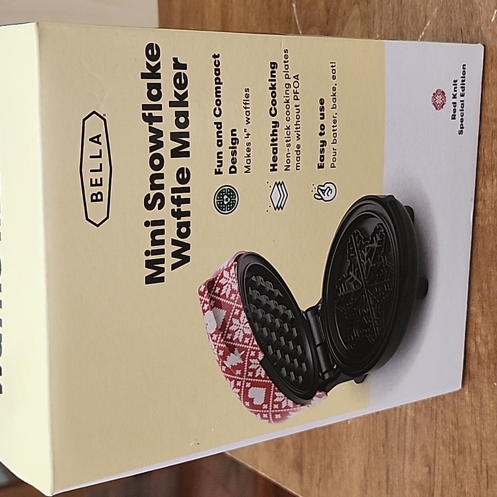 Bella Mini Snowflake Waffle Maker - Picture 4 of 7